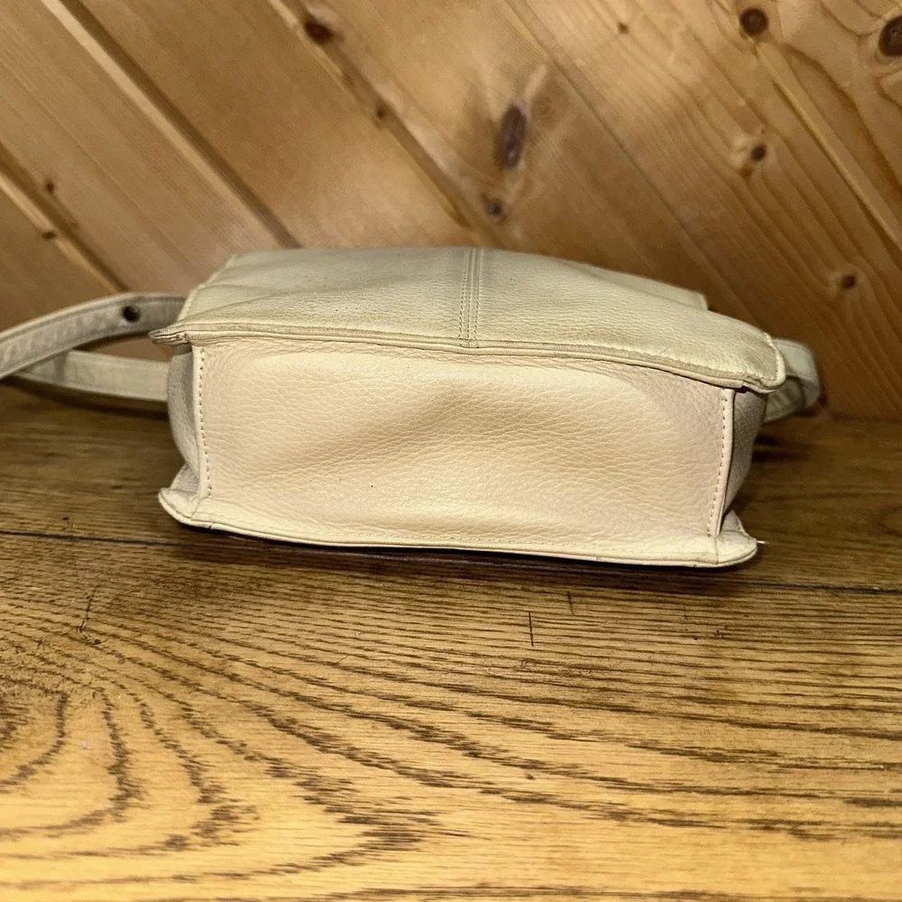 90's Y2K‎ Fossil Cream Pebbled Leather Crossbody Purse Bag | 75082 - Picture 6 of 10